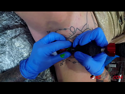 ❤️ Өте татуировкасы бар қыз Сулли Саваж клиторына татуировка жасады ❌ Порно fb бойынша порно kk.pornio.xyz